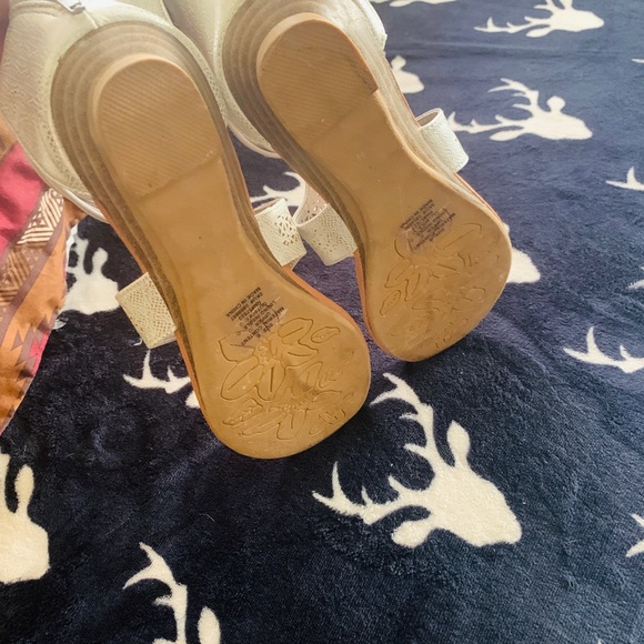 Sandals - Picture 4 of 4